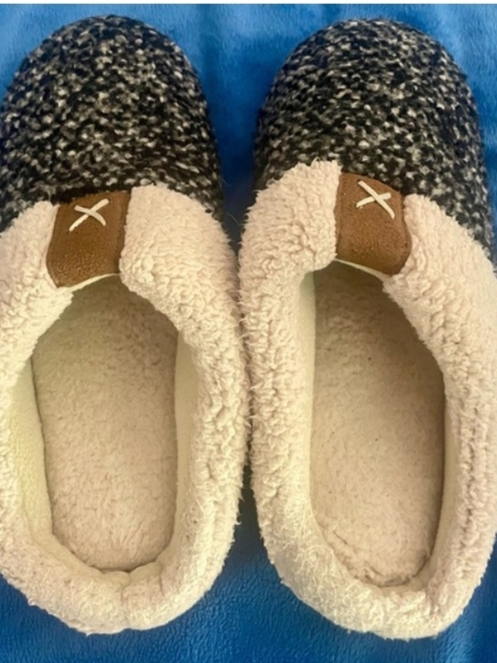 UltraIdeas Plush Slippers Sz Small (5-6) Brand New! I'm